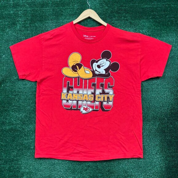 Disney x NFL Kansas City Chiefs red T-shirt in size Large - Picture 1 of 4